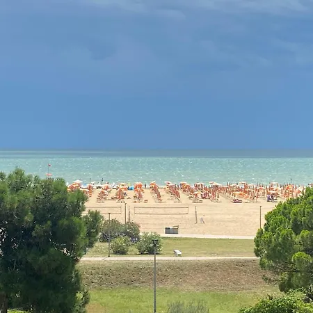 Bia's - Fronte Mare 비비오네